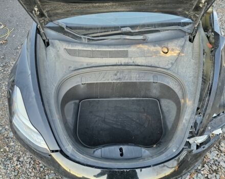 Черный Тесла Модель 3, объемом двигателя 0 л и пробегом 130 тыс. км за 11700 $, фото 5 на Automoto.ua