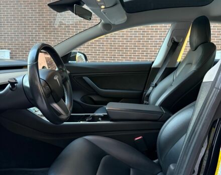 Черный Тесла Модель 3, объемом двигателя 0 л и пробегом 70 тыс. км за 17000 $, фото 10 на Automoto.ua