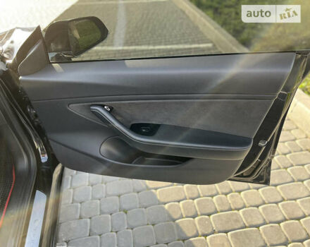 Черный Тесла Модель 3, объемом двигателя 0 л и пробегом 206 тыс. км за 24890 $, фото 42 на Automoto.ua