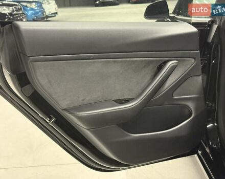 Черный Тесла Модель 3, объемом двигателя 0 л и пробегом 209 тыс. км за 17900 $, фото 45 на Automoto.ua