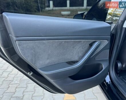 Чорний Тесла Модель 3, об'ємом двигуна 0 л та пробігом 132 тис. км за 14800 $, фото 15 на Automoto.ua