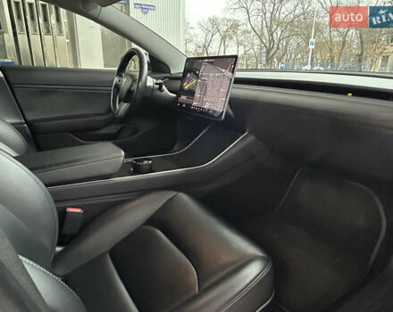 Черный Тесла Модель 3, объемом двигателя 0 л и пробегом 85 тыс. км за 19999 $, фото 10 на Automoto.ua