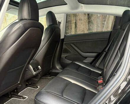 Черный Тесла Модель 3, объемом двигателя 0 л и пробегом 290 тыс. км за 16347 $, фото 5 на Automoto.ua