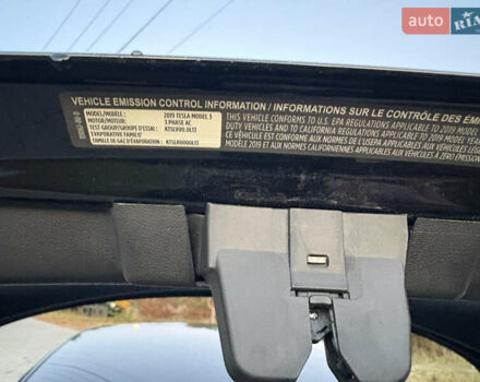 Черный Тесла Модель 3, объемом двигателя 0 л и пробегом 132 тыс. км за 14999 $, фото 30 на Automoto.ua