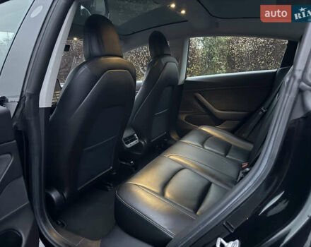 Черный Тесла Модель 3, объемом двигателя 0 л и пробегом 97 тыс. км за 14600 $, фото 41 на Automoto.ua