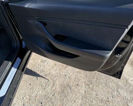 Чорний Тесла Модель 3, об'ємом двигуна 0 л та пробігом 151 тис. км за 16500 $, фото 15 на Automoto.ua