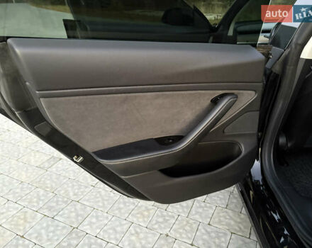 Черный Тесла Модель 3, объемом двигателя 0 л и пробегом 132 тыс. км за 14999 $, фото 27 на Automoto.ua