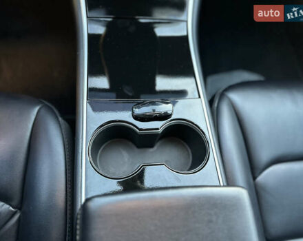 Черный Тесла Модель 3, объемом двигателя 0 л и пробегом 121 тыс. км за 19400 $, фото 90 на Automoto.ua