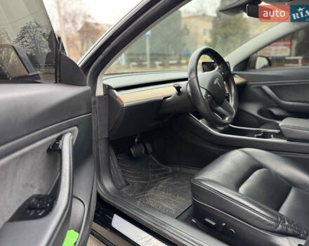Черный Тесла Модель 3, объемом двигателя 0 л и пробегом 133 тыс. км за 15500 $, фото 12 на Automoto.ua