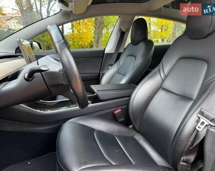 Черный Тесла Модель 3, объемом двигателя 0 л и пробегом 65 тыс. км за 25390 $, фото 13 на Automoto.ua