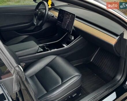 Черный Тесла Модель 3, объемом двигателя 0 л и пробегом 71 тыс. км за 19800 $, фото 2 на Automoto.ua