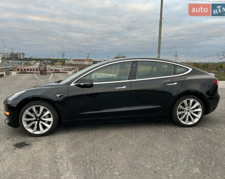 Черный Тесла Модель 3, объемом двигателя 0 л и пробегом 101 тыс. км за 17600 $, фото 1 на Automoto.ua