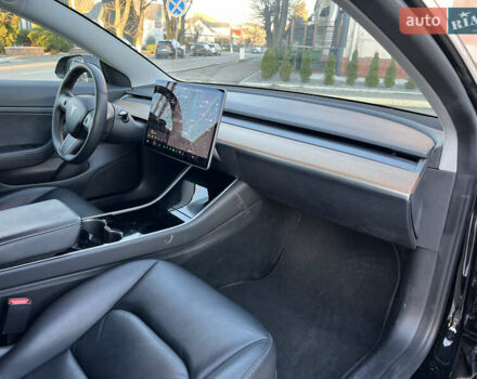 Черный Тесла Модель 3, объемом двигателя 0 л и пробегом 150 тыс. км за 18500 $, фото 45 на Automoto.ua