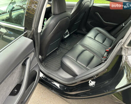 Черный Тесла Модель 3, объемом двигателя 0 л и пробегом 68 тыс. км за 17300 $, фото 11 на Automoto.ua