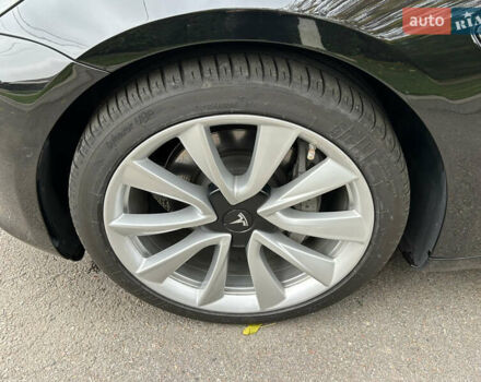 Черный Тесла Модель 3, объемом двигателя 0 л и пробегом 68 тыс. км за 17300 $, фото 17 на Automoto.ua