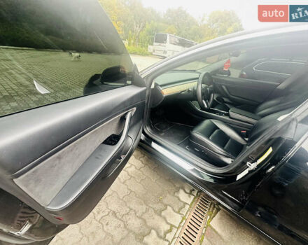 Черный Тесла Модель 3, объемом двигателя 0 л и пробегом 99 тыс. км за 17900 $, фото 9 на Automoto.ua