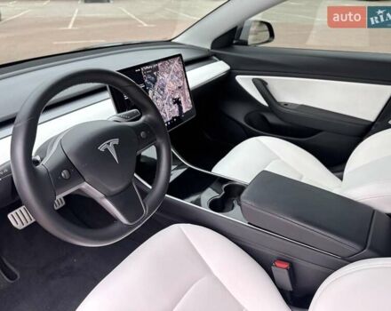 Тесла Модель 3 2020 у Києві на Automoto.ua Чорний Тесла Модель 3, об'ємом двигуна 0 л та пробігом 158 тис. км за 19599 $, фото 5 на Automoto.ua