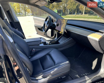 Черный Тесла Модель 3, объемом двигателя 0 л и пробегом 62 тыс. км за 19900 $, фото 28 на Automoto.ua