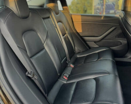 Чорний Тесла Модель 3, об'ємом двигуна 0 л та пробігом 180 тис. км за 18000 $, фото 9 на Automoto.ua