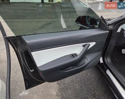 Чорний Тесла Модель 3, об'ємом двигуна 0 л та пробігом 91 тис. км за 21700 $, фото 33 на Automoto.ua