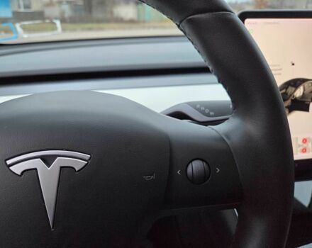 Чорний Тесла Модель 3, об'ємом двигуна 0 л та пробігом 91 тис. км за 20900 $, фото 16 на Automoto.ua