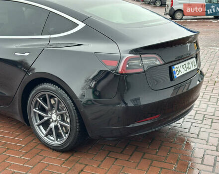 Черный Тесла Модель 3, объемом двигателя 0 л и пробегом 119 тыс. км за 15200 $, фото 9 на Automoto.ua