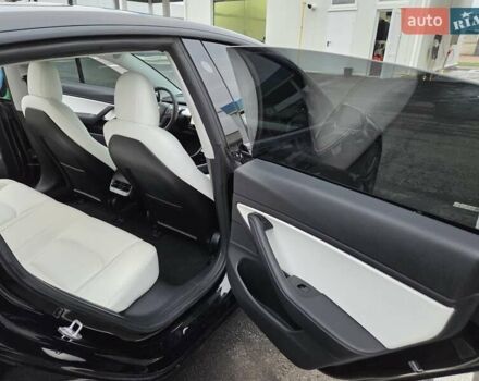 Чорний Тесла Модель 3, об'ємом двигуна 0 л та пробігом 91 тис. км за 21700 $, фото 32 на Automoto.ua