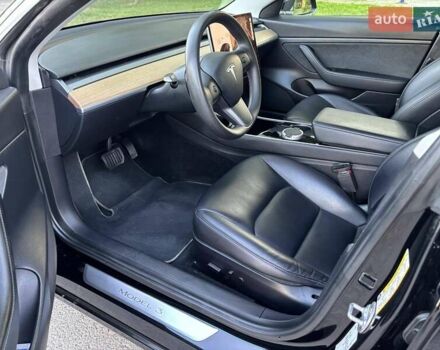 Чорний Тесла Модель 3, об'ємом двигуна 0 л та пробігом 120 тис. км за 15999 $, фото 7 на Automoto.ua