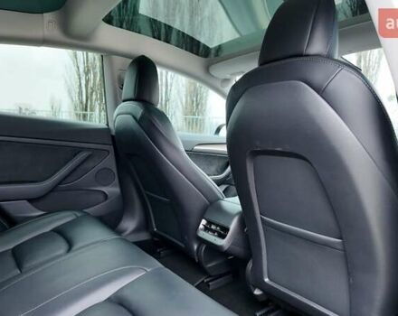 Черный Тесла Модель 3, объемом двигателя 0 л и пробегом 64 тыс. км за 22990 $, фото 11 на Automoto.ua