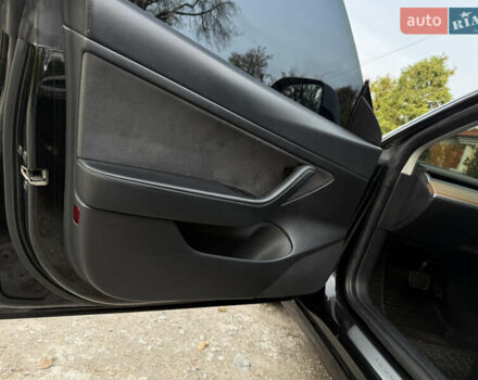 Чорний Тесла Модель 3, об'ємом двигуна 0 л та пробігом 100 тис. км за 15500 $, фото 29 на Automoto.ua