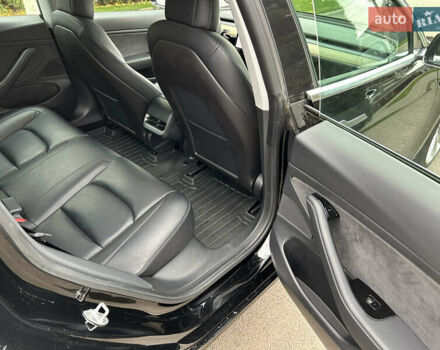 Черный Тесла Модель 3, объемом двигателя 0 л и пробегом 68 тыс. км за 17300 $, фото 12 на Automoto.ua