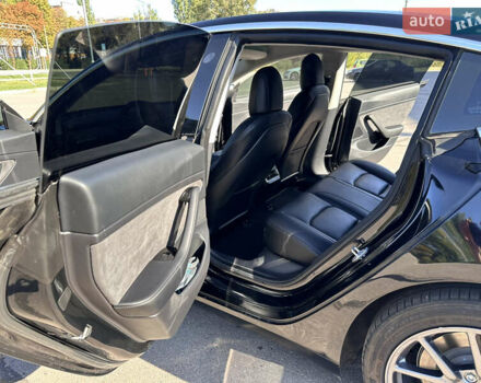 Черный Тесла Модель 3, объемом двигателя 0 л и пробегом 62 тыс. км за 19900 $, фото 27 на Automoto.ua