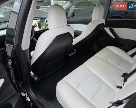 Чорний Тесла Модель 3, об'ємом двигуна 0 л та пробігом 91 тис. км за 21700 $, фото 28 на Automoto.ua