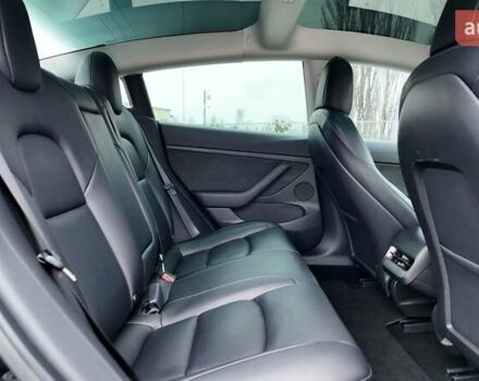 Черный Тесла Модель 3, объемом двигателя 0 л и пробегом 64 тыс. км за 22990 $, фото 10 на Automoto.ua