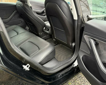 Чорний Тесла Модель 3, об'ємом двигуна 0 л та пробігом 95 тис. км за 10700 $, фото 2 на Automoto.ua