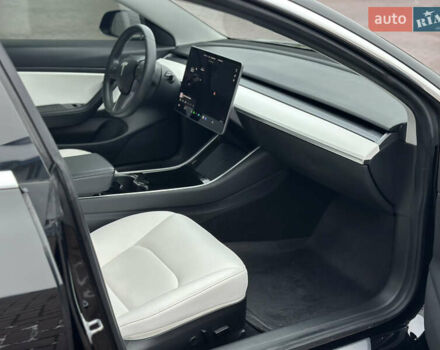 Черный Тесла Модель 3, объемом двигателя 0 л и пробегом 119 тыс. км за 15200 $, фото 13 на Automoto.ua