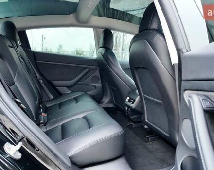 Черный Тесла Модель 3, объемом двигателя 0 л и пробегом 64 тыс. км за 22990 $, фото 9 на Automoto.ua