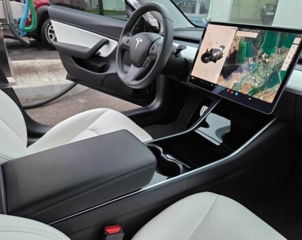 Чорний Тесла Модель 3, об'ємом двигуна 0 л та пробігом 91 тис. км за 20900 $, фото 10 на Automoto.ua