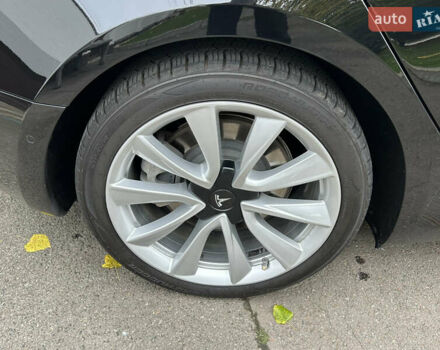 Черный Тесла Модель 3, объемом двигателя 0 л и пробегом 68 тыс. км за 17300 $, фото 19 на Automoto.ua