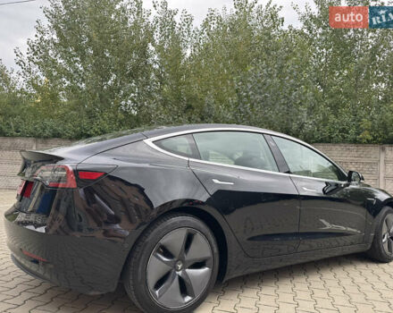 Черный Тесла Модель 3, объемом двигателя 0 л и пробегом 80 тыс. км за 15500 $, фото 1 на Automoto.ua