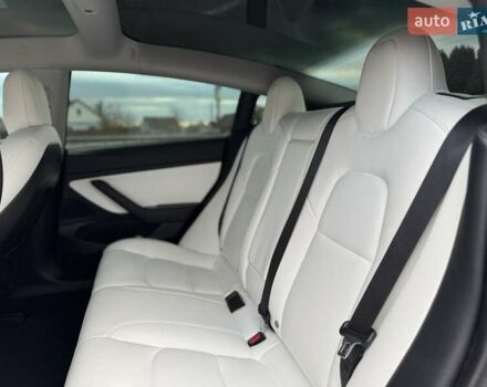 Тесла Модель 3 2020 у Києві на Automoto.ua Чорний Тесла Модель 3, об'ємом двигуна 0 л та пробігом 74 тис. км за 19000 $, фото 7 на Automoto.ua