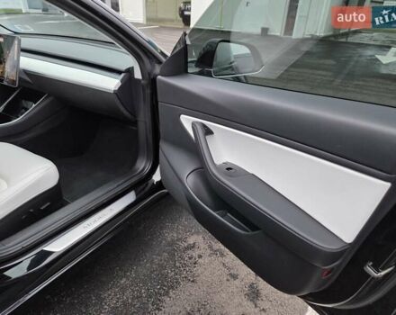 Чорний Тесла Модель 3, об'ємом двигуна 0 л та пробігом 91 тис. км за 21700 $, фото 29 на Automoto.ua