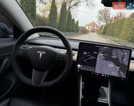 Чорний Тесла Модель 3, об'ємом двигуна 0 л та пробігом 100 тис. км за 15500 $, фото 47 на Automoto.ua