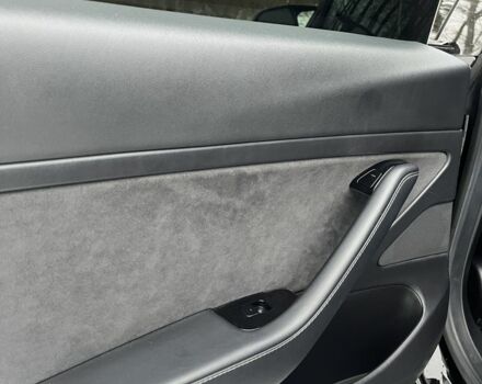 Чорний Тесла Модель 3, об'ємом двигуна 0 л та пробігом 78 тис. км за 16500 $, фото 6 на Automoto.ua