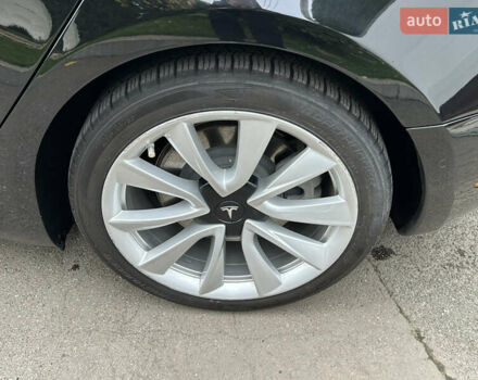 Черный Тесла Модель 3, объемом двигателя 0 л и пробегом 68 тыс. км за 17300 $, фото 16 на Automoto.ua