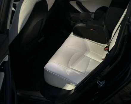 Чорний Тесла Модель 3, об'ємом двигуна 0 л та пробігом 120 тис. км за 13999 $, фото 9 на Automoto.ua