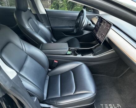 Чорний Тесла Модель 3, об'ємом двигуна 0 л та пробігом 176 тис. км за 15850 $, фото 13 на Automoto.ua