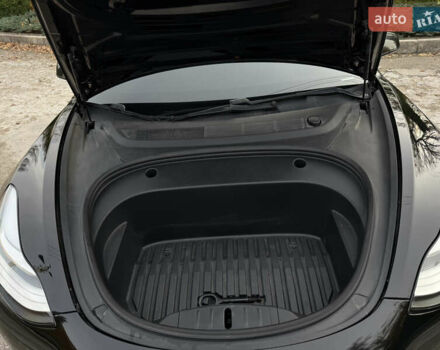 Чорний Тесла Модель 3, об'ємом двигуна 0 л та пробігом 100 тис. км за 15500 $, фото 53 на Automoto.ua