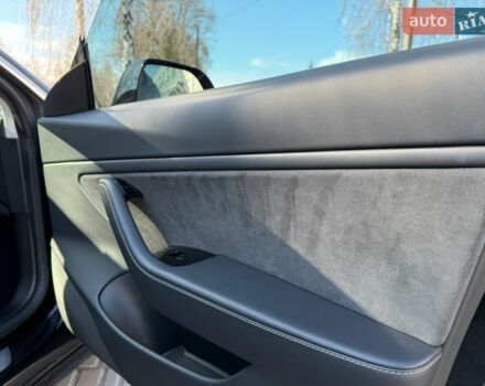 Черный Тесла Модель 3, объемом двигателя 0 л и пробегом 123 тыс. км за 18999 $, фото 48 на Automoto.ua