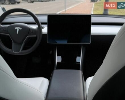 Черный Тесла Модель 3, объемом двигателя 0 л и пробегом 65 тыс. км за 18500 $, фото 5 на Automoto.ua